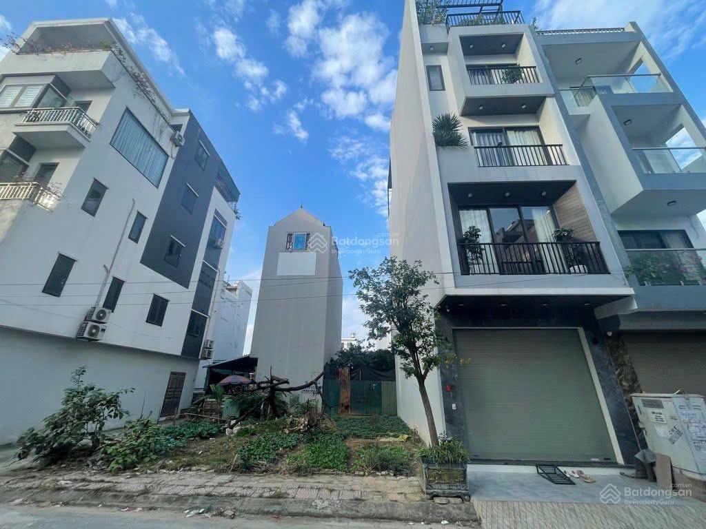 Bán đất thị trấn chúc sơn 85m²  mt 6m, lô góc, sổ đỏ full thổ cư, ôtô tránh, giá chỉ 2, x tỷ