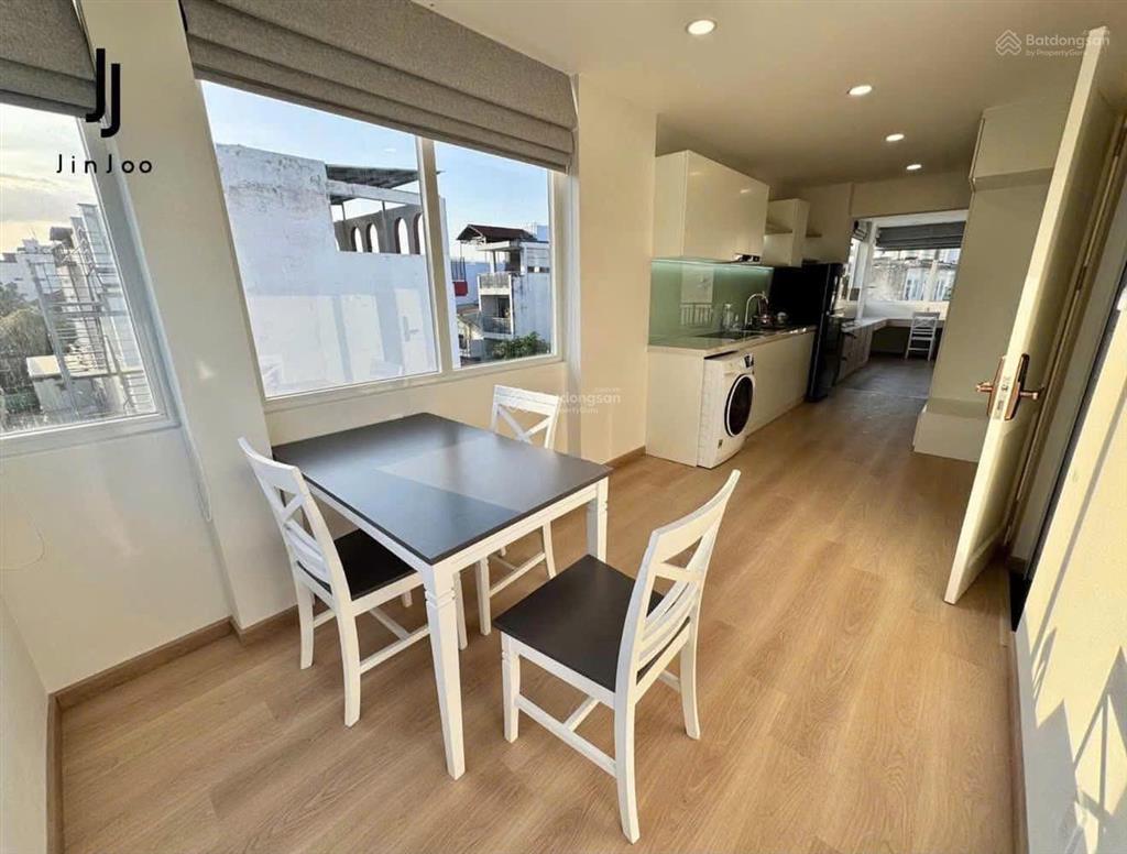 Siêu phẩm penthouse cực đẹp, full nội thất, chỉ xách vali vào ở
