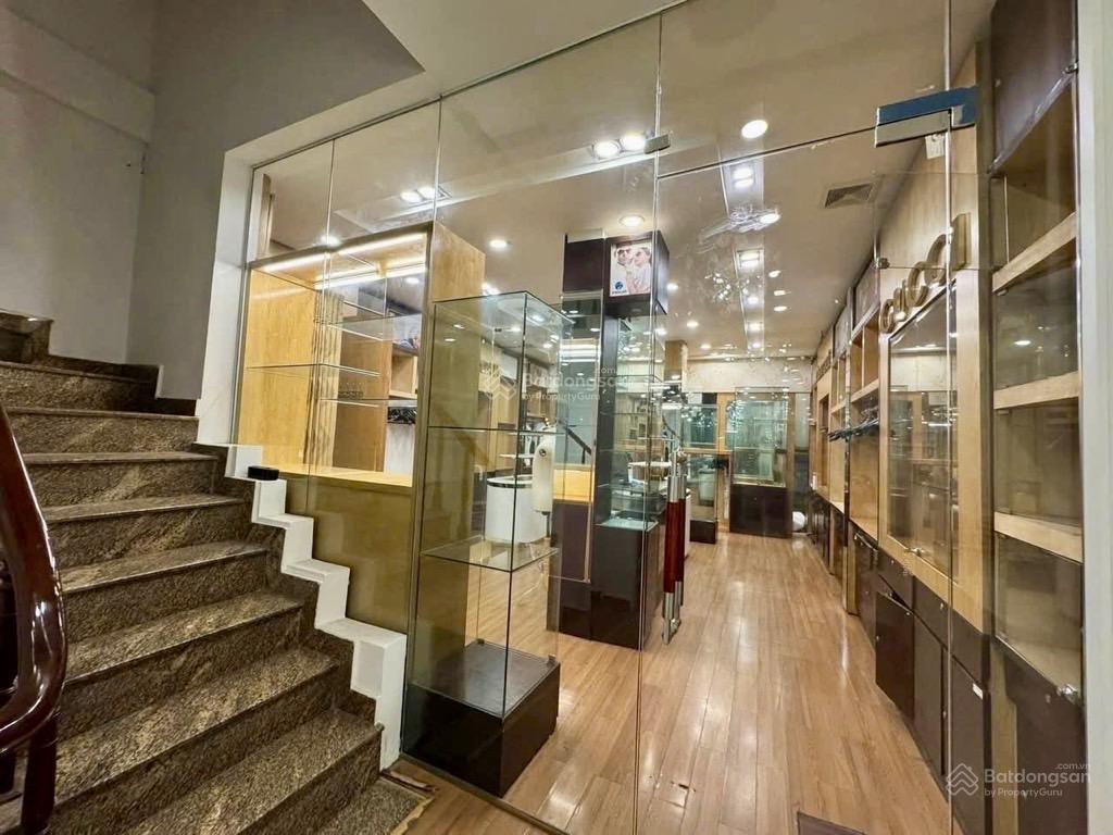Bán nhà mặt phố tây sơn 50m  6t  mt 6.1m  vỉa hè rộng  32 tỏi  chủ bán gấp  hiếm đống đa