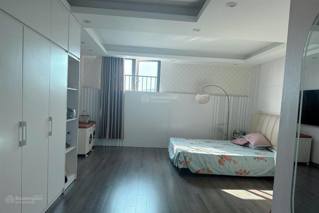 Bán nhà kim ngưu phân lô 41.5m 5t  mt 3.8m 12 tỏi ô tô đỗ cửa  vào nhà  ở luôn