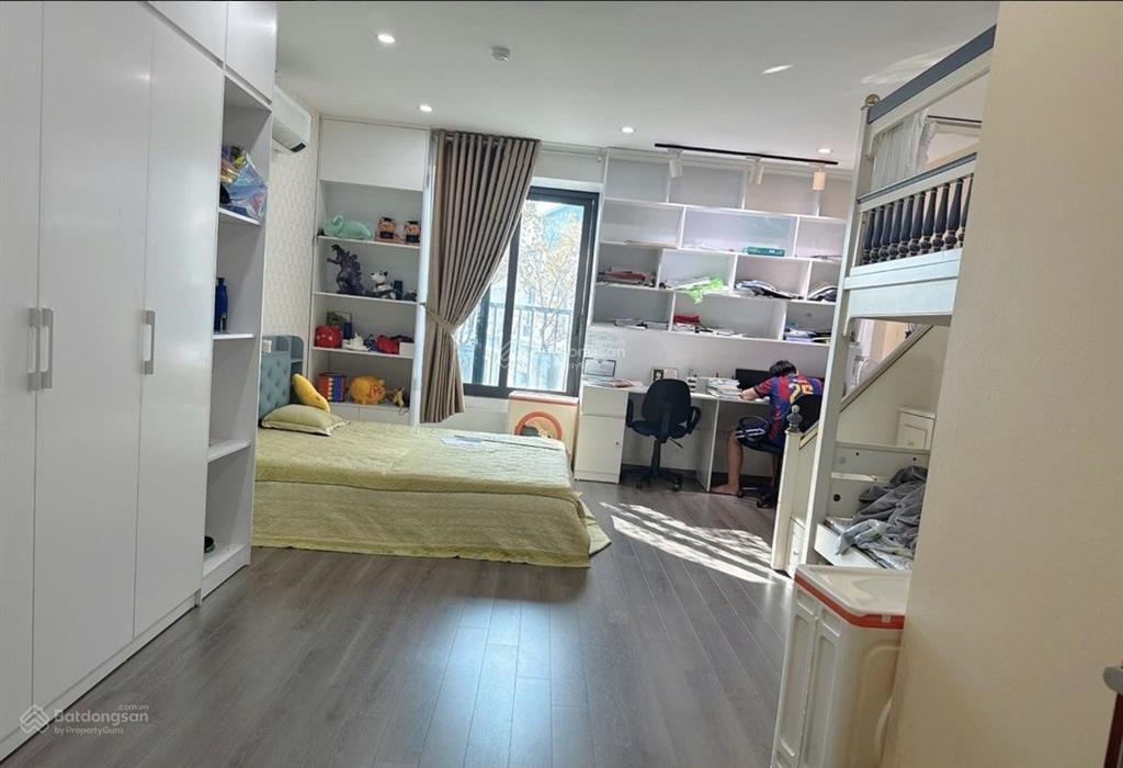 Bán nhà kim ngưu phân lô 41.5m 5t  mt 3.8m 12 tỏi ô tô đỗ cửa  vào nhà  ở luôn