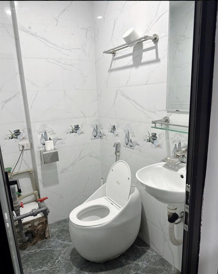 Bán nhà kim ngưu phân lô 41.5m 5t  mt 3.8m 12 tỏi ô tô đỗ cửa  vào nhà  ở luôn