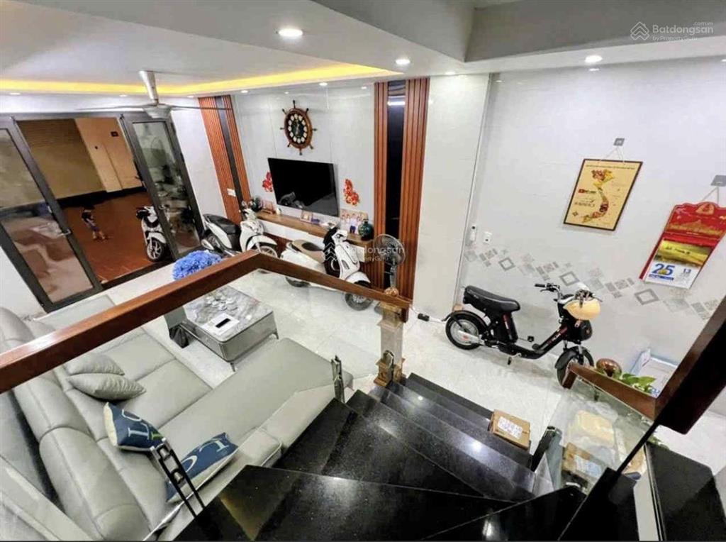 Bán nhà minh khai 38m 5 tầng thang máy 9.4tỷ  nhà đẹp  ở ngay
