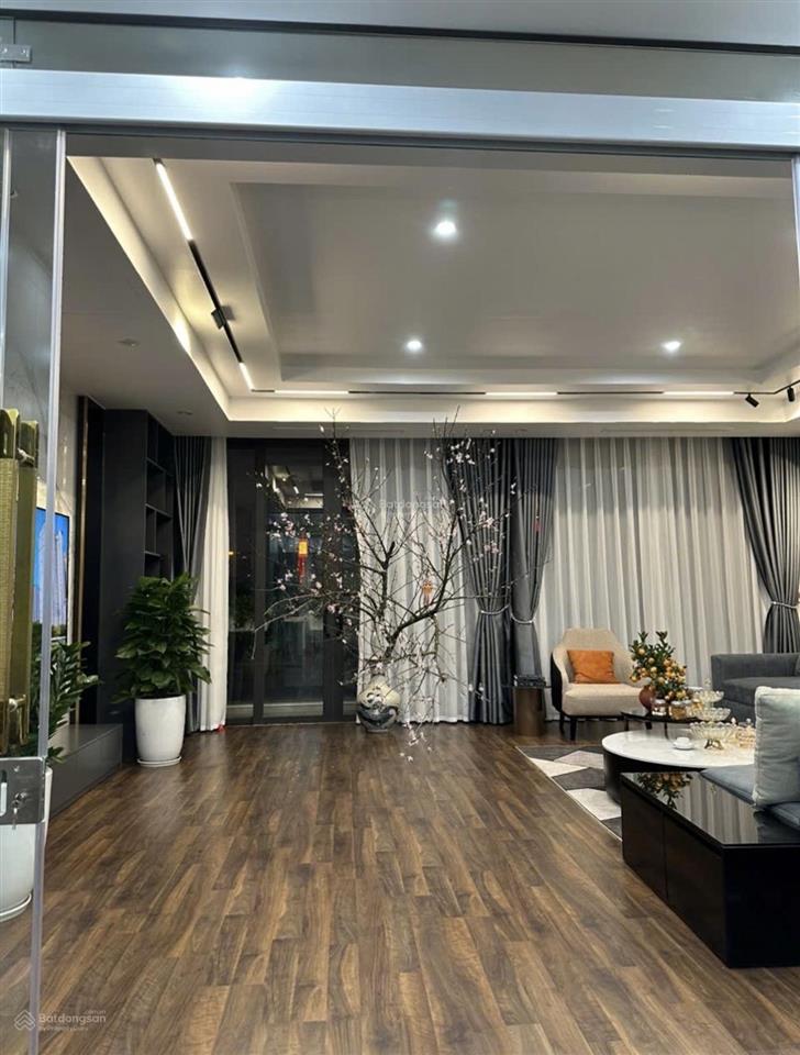 Bán nhà trương định 100m  4 tầng  mt 6.8m  view hồ  ô tô tránh  21tỷ