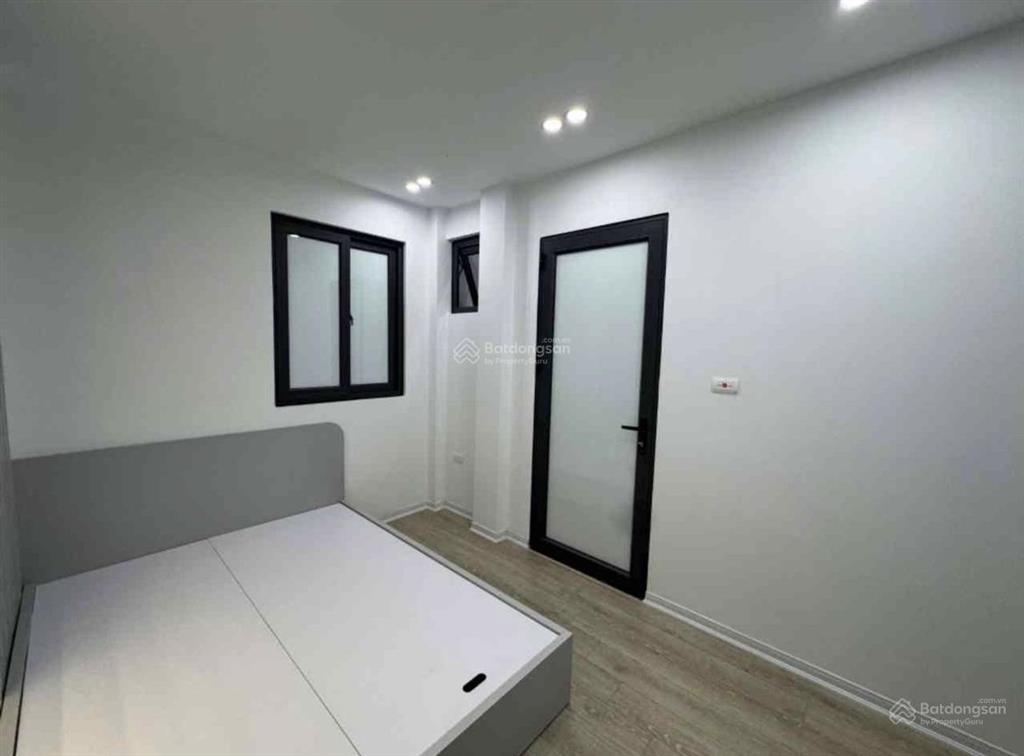 Bán nhà hương viên 30m  4 tầng  mt 4m  ô tô 5m  sát hồ  2.9 tỷ  nhà đẹp ở luôn