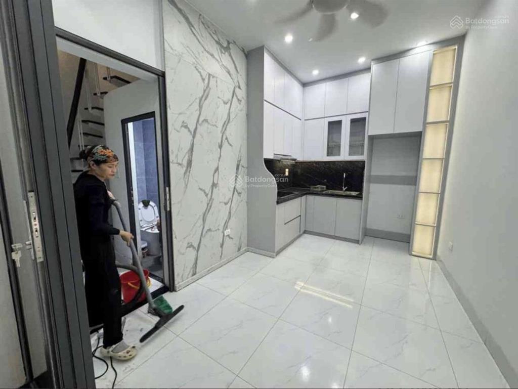 Bán nhà hương viên 30m  4 tầng  mt 4m  ô tô 5m  sát hồ  2.9 tỷ  nhà đẹp ở luôn