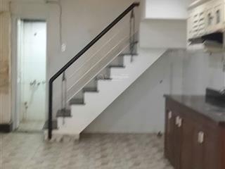 Nhà cho thuê nguyên căn 3m5 x 10m 3 wc 3 pn máy lạnh đầy đủ cho gia đình ở nhận nhà ngay hẻm xe hơi