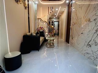 Nhà mới huỳnh văn nghệ xách vali vào ở, ăn tết ngay