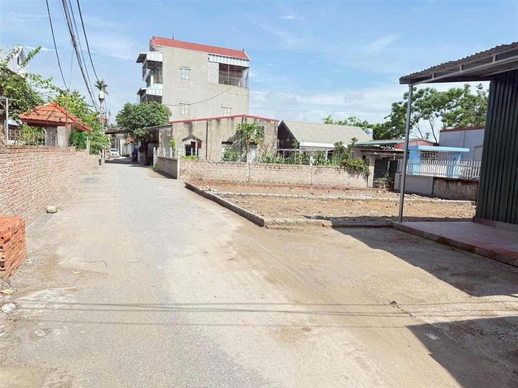 Nóng bỏng tay, lô góc, trục chính kinh doanh, ô tô chạy vòng quanh, giá chỉ hơn 4 tỷ chút. kim