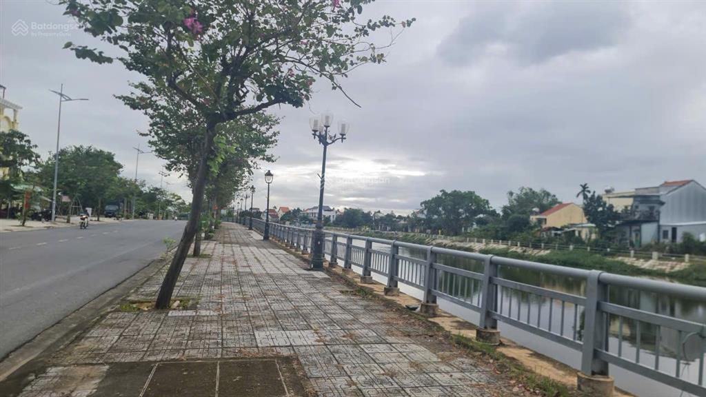 Bán đất mặt tiền view sông đường hùng vương  dt khủng 636m2  vị trí đắc địa tại hội an
