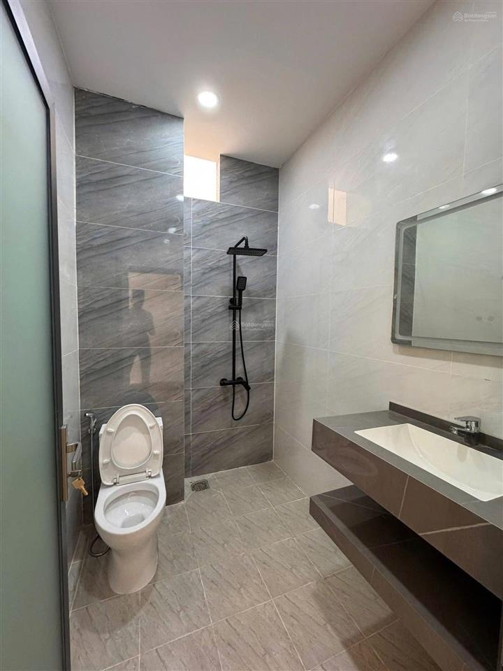 Kẹt tiền bán gấp nhà bình tân (4m x 17m), gần aeon bình tân