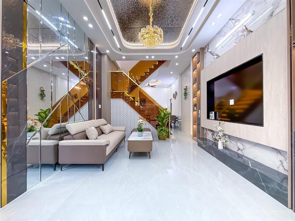Chú tám cần bán gấp nhà sát bên chợ phú lợi 2, 5x20m, đang cho thuê 20tr/tháng, 1tỷ050