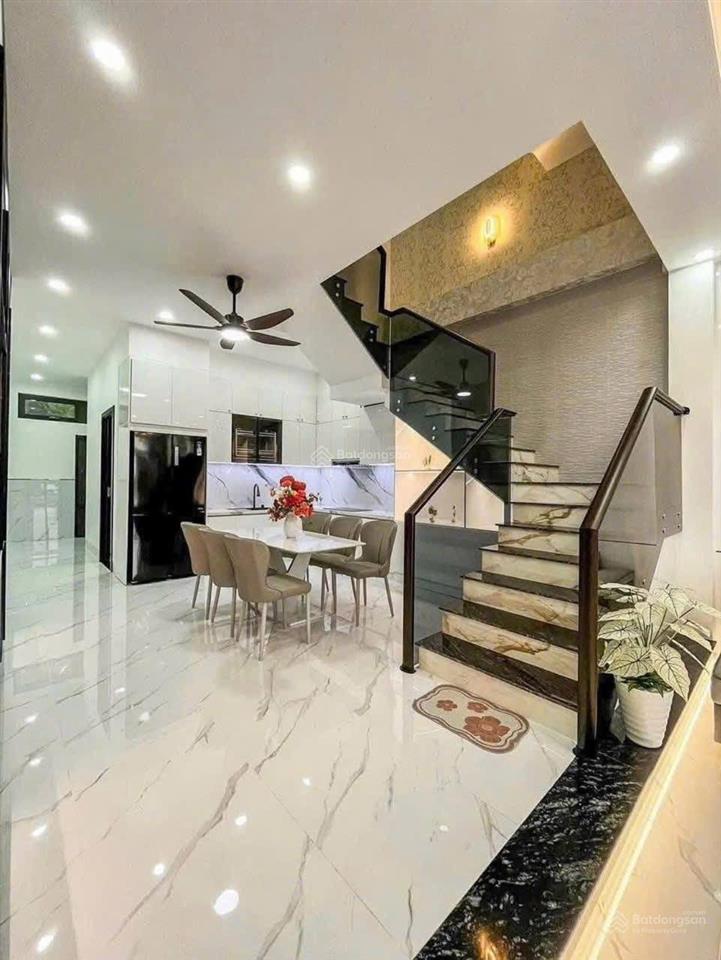 Chính chủ bán gấp nhà đang ở 5x20m có 1 lầu. giá 900 triệu . đường trần đại nghĩa, vòng xoay an lạc