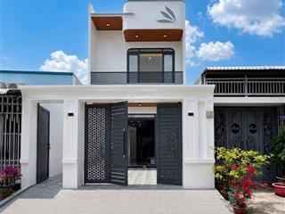Bán gấp nhà ngay bến xe quận 8, 100m2, 780 triệu