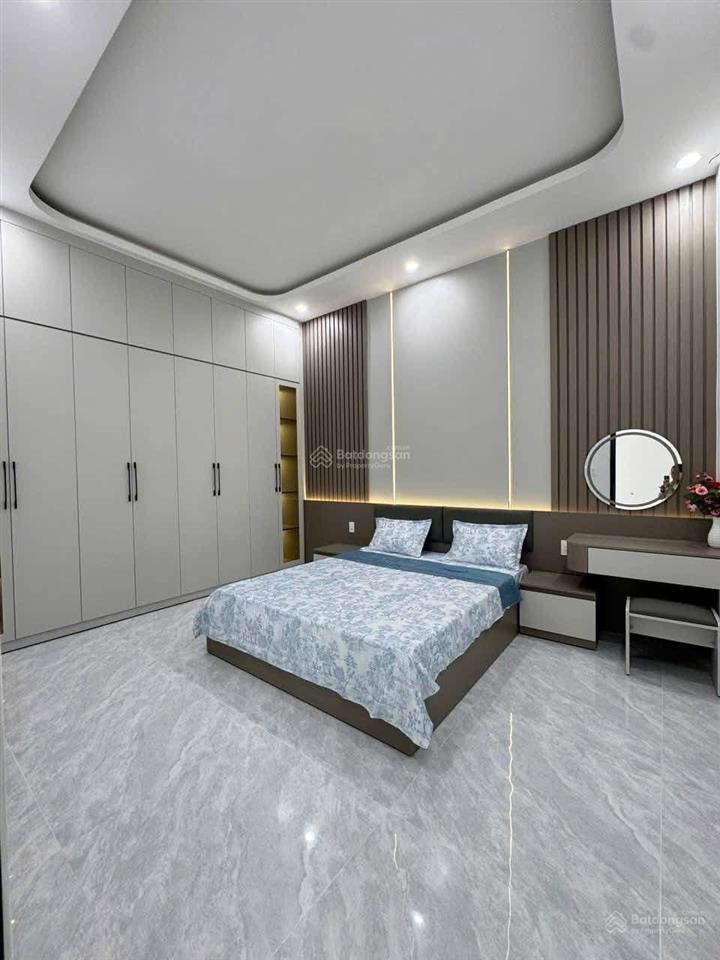 Bán gấp nhà ngay bến xe quận 8, đang cho thuê 18tr/tháng, 850 triệu