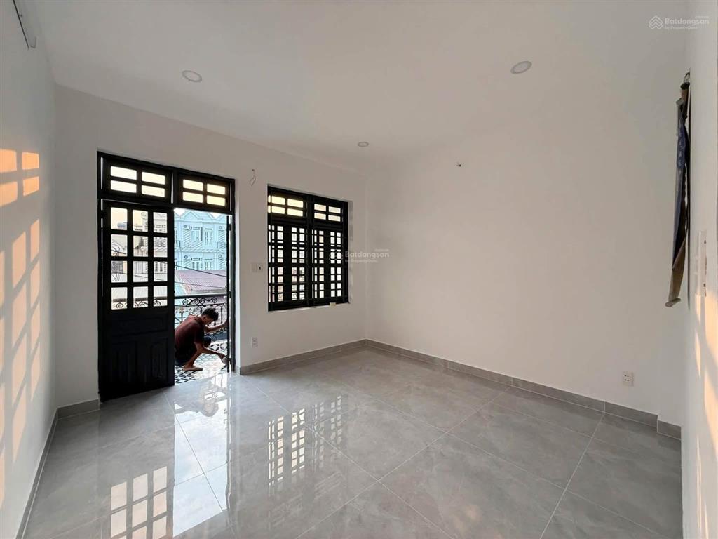 Kẹt tiền bán nhà gần bệnh viện xuyên á, 4mx16m, giá 750 triệu