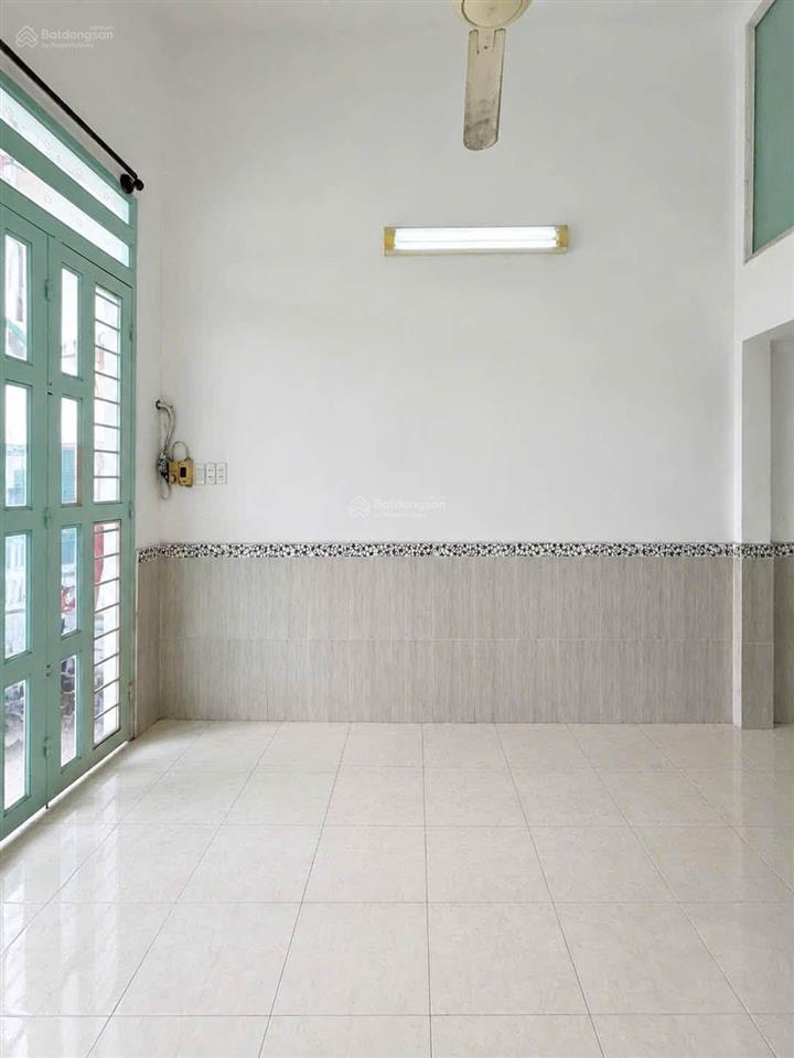 Ngân hàng thanh lý nhà gần chợ hóc môn, 80m2