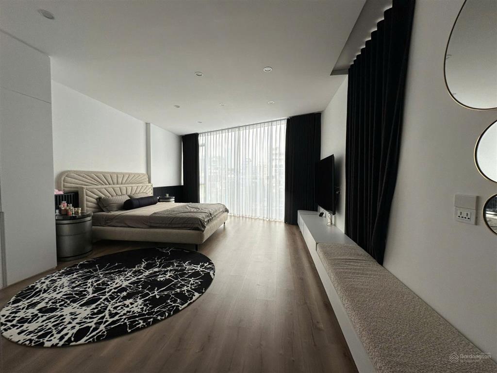 Bán nhà ngõ 84 ngọc khánh vinhomes gallery giảng võ 7 tầng thông sàn thang máy  45m2  ôtô 20 tỷ