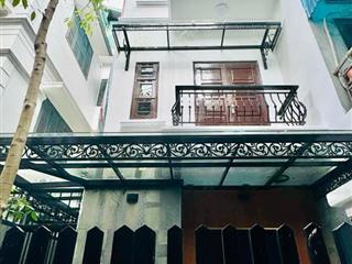 Siêu siêu hiếm  5.6 tỷ  30m2  5m mặt tiền  15m ô tô tránh  vài bước ra hồ tây  phố thụy khuê