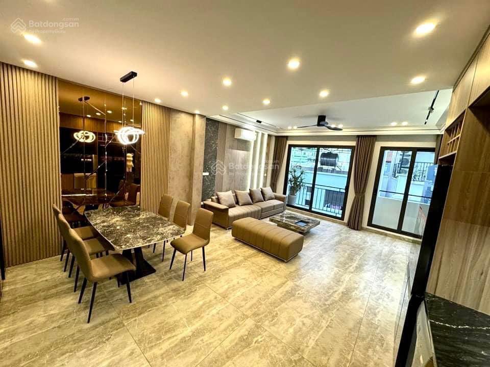 Hiếm 102! 17 tỷ  ô tô đỗ cửa  bán nhà phố lý nam đế  35m2  6 tầng  2 bước ra mặt phố  ko qh
