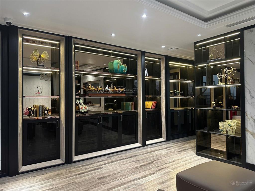 67 tỷ!!! 120m2  7m mặt tiền  gara ô tô  bán nhà phố quảng khánh  view hồ tây gần nhà hát opera