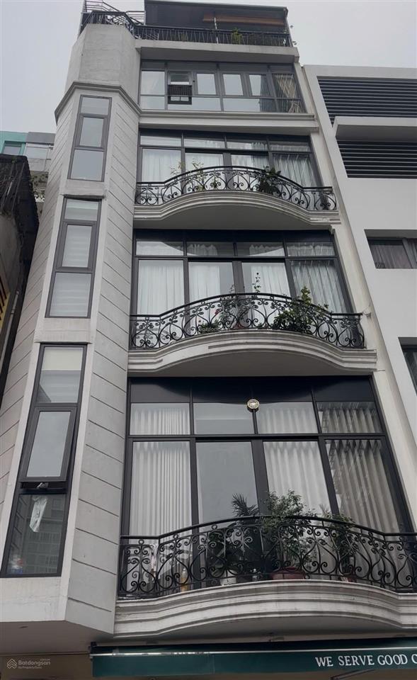 Hiếm 1.0.2 bán nhà mặt phố nguyễn trường tộ  ba đình  60m2  5m mặt tiền 5tầng vỉa hè ô tô tránh