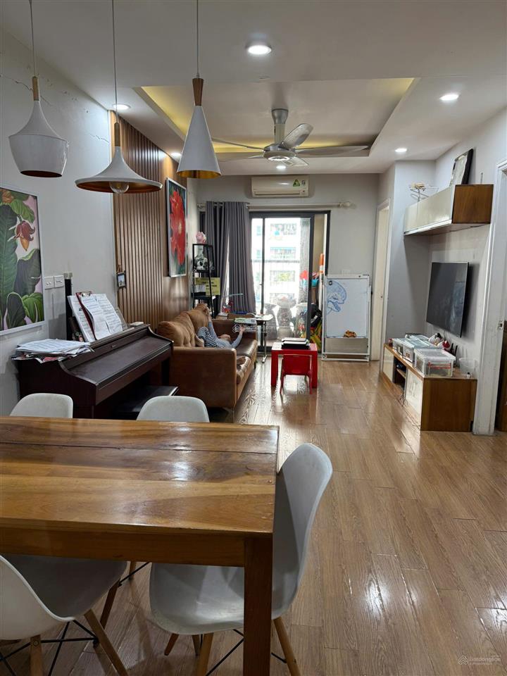 Bán căn 2 ngủ 2wc chung cư ct3 hud3 linh đàm đầy đủ nội thất hướng đông nam giá 5,55 tỷ