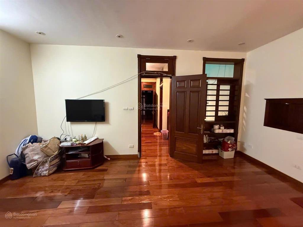 Cho thuê nr tại kim mã, 25 triệu, 60m2, 6pn, 4wc, nhiều tiện ích