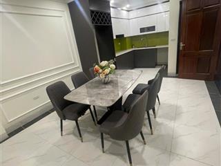 Cho thuê nhà riêng tại quan hoa,nhà mới 25 triệu vnd, 40 m2, 6pn, 5wc, thang máy, ô tô vào nhà