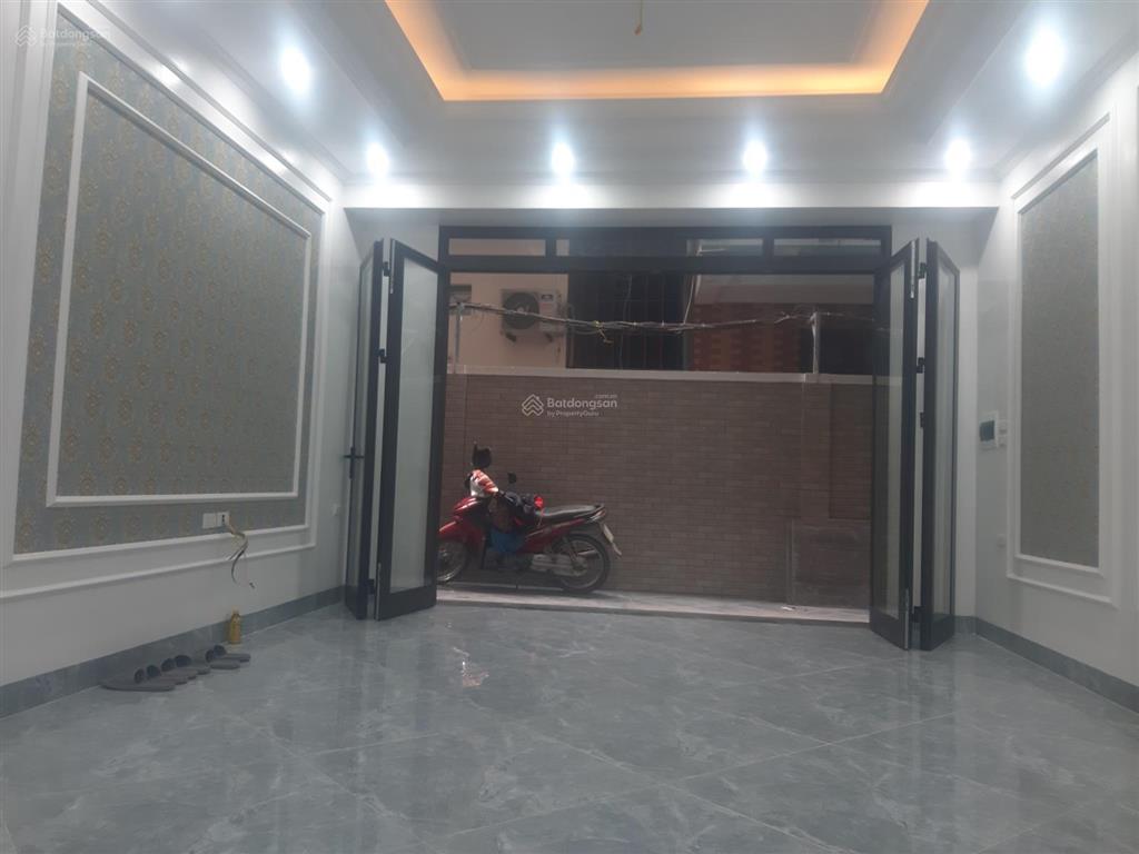 Cho thuê biệt thự lô góc 165m2 xây dựng 4 tầng+ 1 hầm, 55tr tại nguyễn thị định, cầu giấy, hà nội
