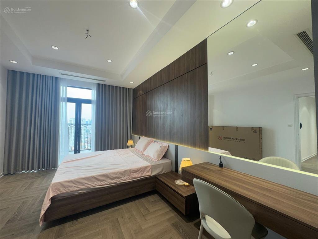 Chính chủ cho thuê gấp căn góc tại royal city, 3pn sáng, 181m2, 29 triệu,  0365 691 ***