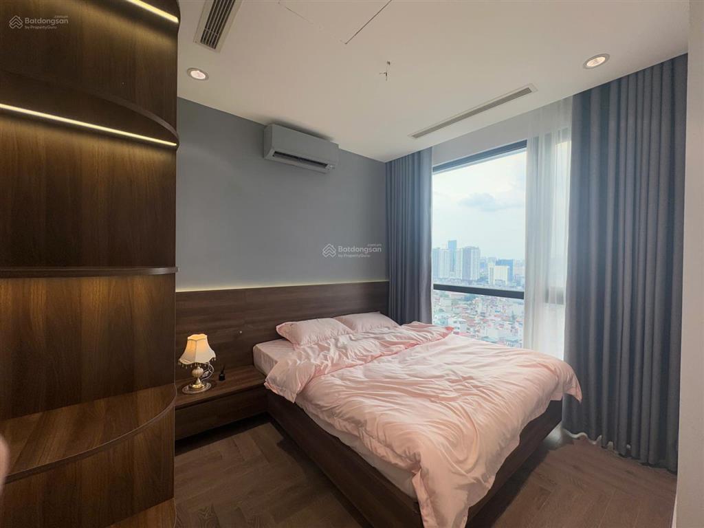 Chính chủ cho thuê gấp căn góc tại royal city, 3pn sáng, 181m2, 29 triệu,  0365 691 ***