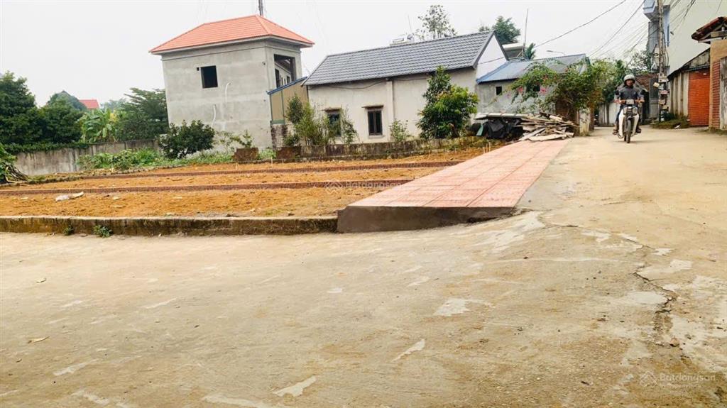 Bán đất hòa lạc tỉnh lộ 420, ngay sau ủy ban xã chỉ 30,5 triệu/m2, 110m2