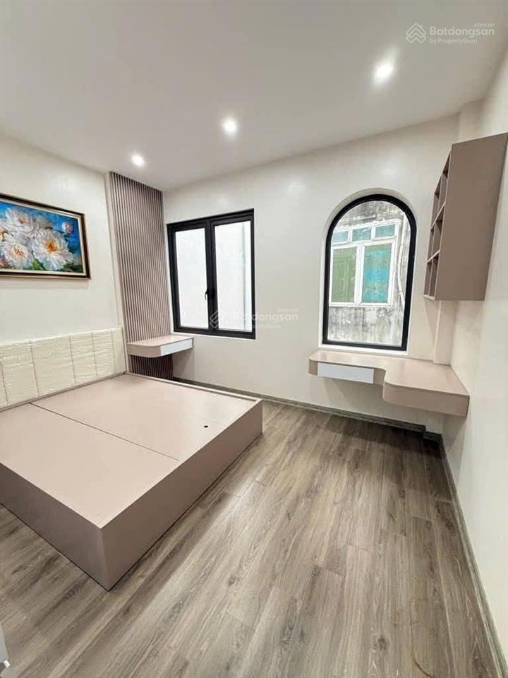 Chính chủ cần bán nhà lô góc trung tâm đức giang, 4 tầng, full nội thất, ô tô đỗ cửa