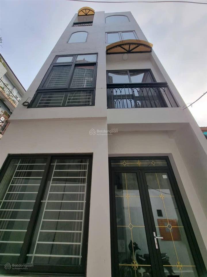 Chính chủ cần bán nhà lô góc trung tâm đức giang, 4 tầng, full nội thất, ô tô đỗ cửa