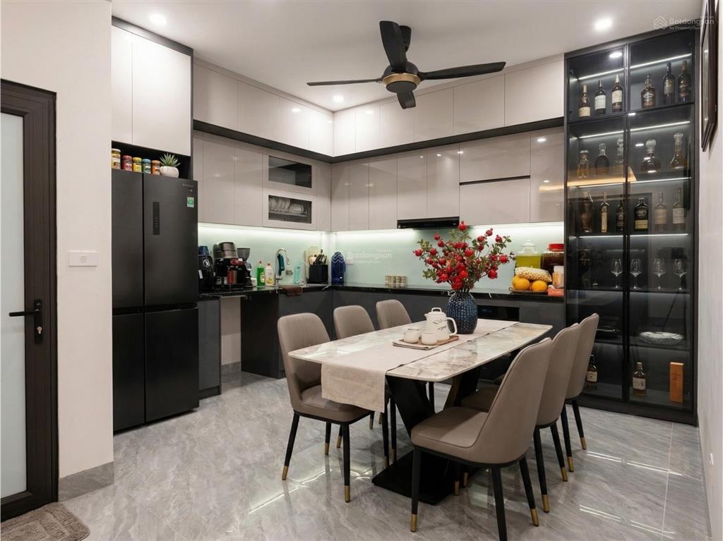 Chính chủ cần bán nhà phố chu huy mân, phúc đồng, 5 tầng, full nội thất, diện tích 52m²