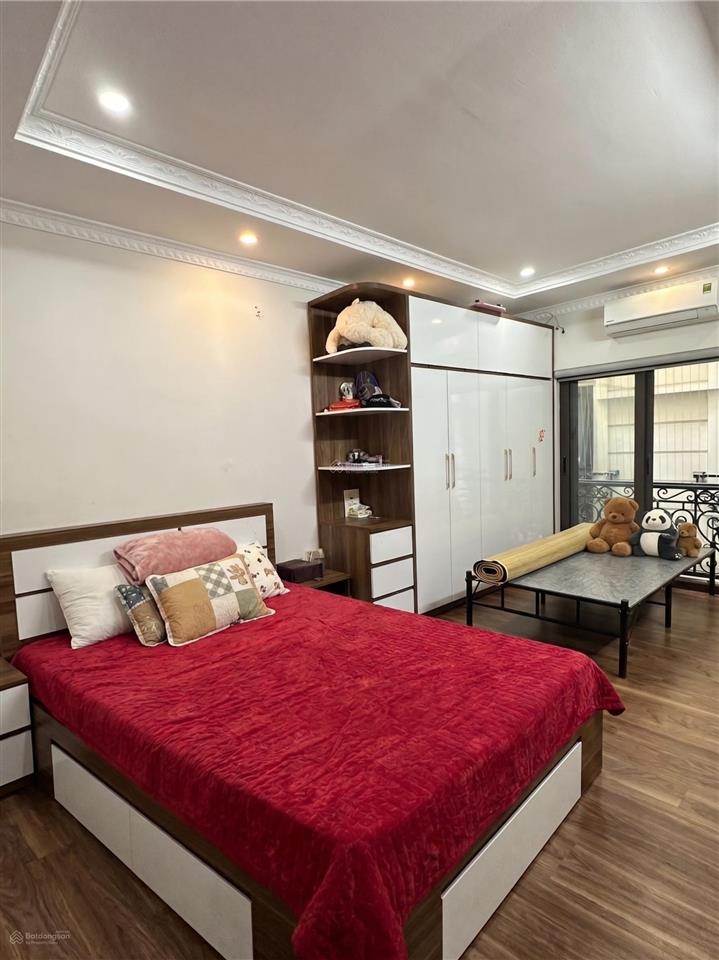 Chính chủ bán nhà đẹp phố nguyễn sơn, 5 tầng, full nội thất, hàng xóm berriver