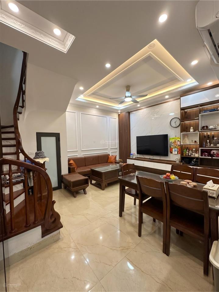Chính chủ bán nhà đẹp phố nguyễn sơn, 5 tầng, full nội thất, hàng xóm berriver