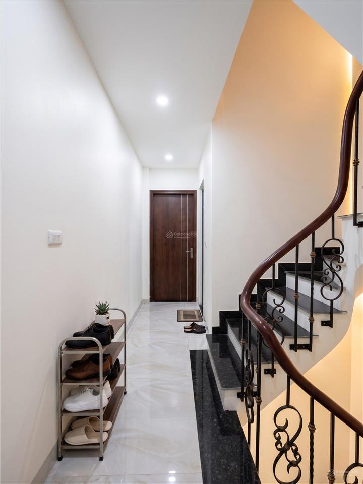Hàng hiếm chợ diêm gỗ nhà 4 tầng dân xây 50m ra ngõ ô tô tránh và chợ, sổ nở hậu đón tài lộc