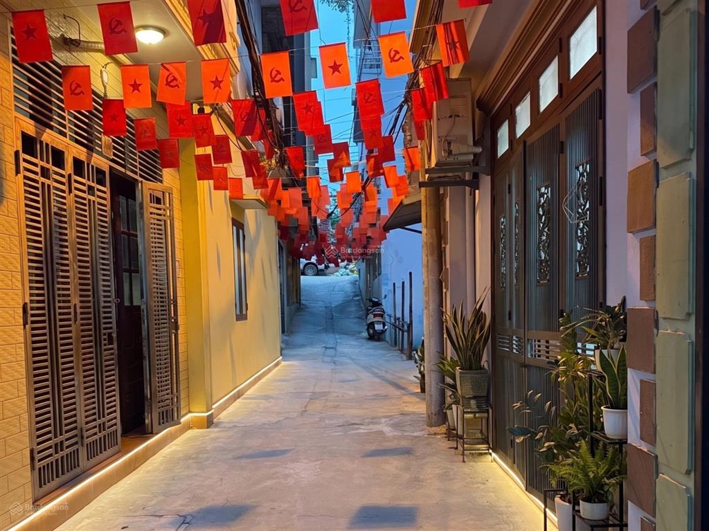 Nhà ngọc thụy đáng mua, dân xây tâm huyết, ô tô 4 chỗ đỗ cửa chủ cần bán nhanh không quy hoạch