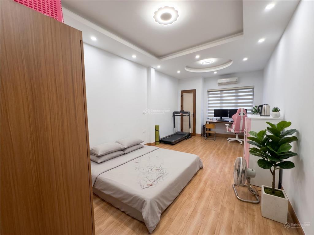 Nhà ngọc thụy đáng mua, dân xây tâm huyết, ô tô 4 chỗ đỗ cửa chủ cần bán nhanh không quy hoạch