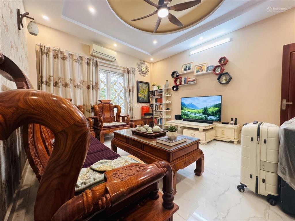 Hàng hiếm bồ đề, nhà đẹp gần hồ, ô tô vào nhà, 3 bước sang phố cổ, sân vườn cực chill