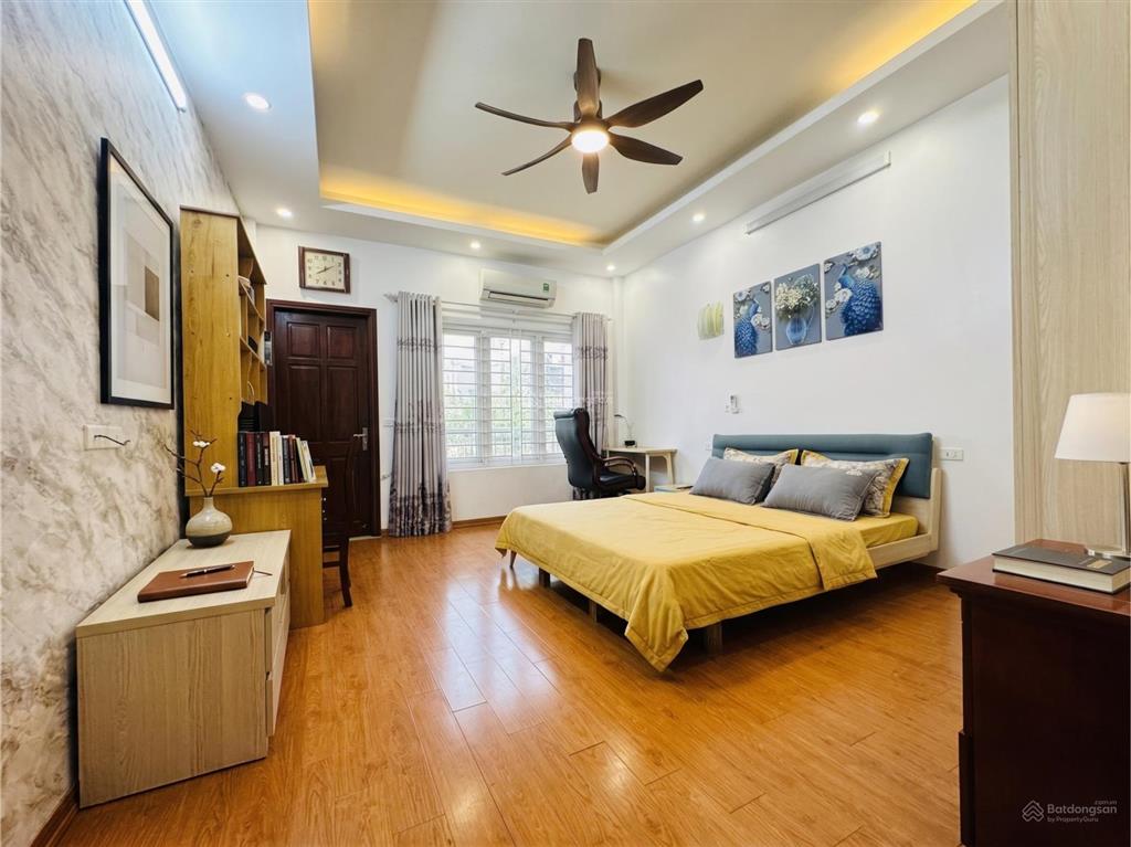 Hàng hiếm bồ đề, nhà đẹp gần hồ, ô tô vào nhà, 3 bước sang phố cổ, sân vườn cực chill