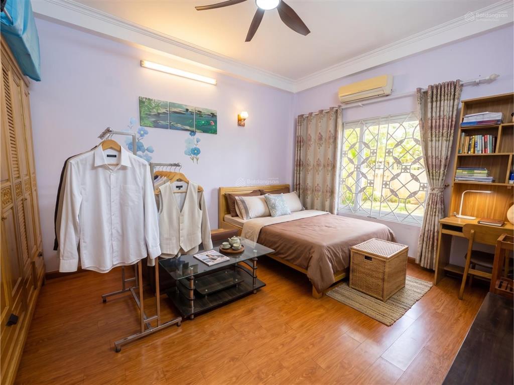 Hàng hiếm bồ đề, nhà đẹp gần hồ, ô tô vào nhà, 3 bước sang phố cổ, sân vườn cực chill