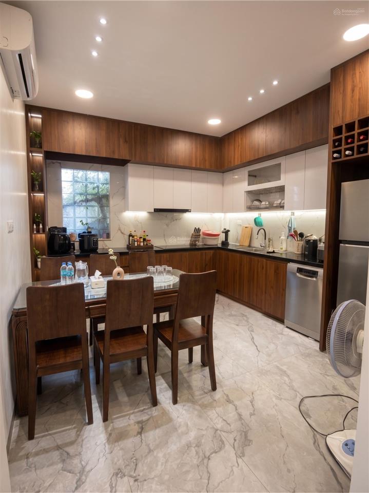Nhà đẹp phúc đồng, 54m² 5 tầng dân xây, full nội thất xịn, ô tô ngủ trong nhà, gần aeon mall