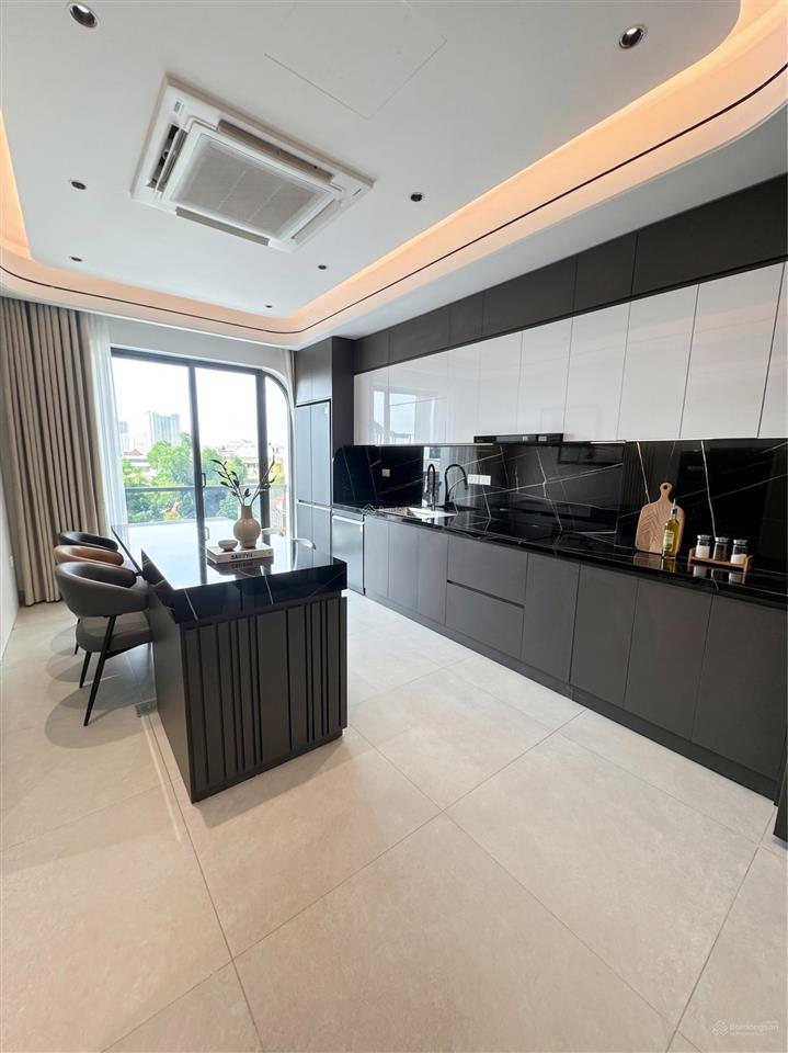 Nhà đẹp khu lý sơn long biên, 7 tầng thang máy, gara 2 ô tô, thiết kế đẳng cấp nội thất nhập khẩu