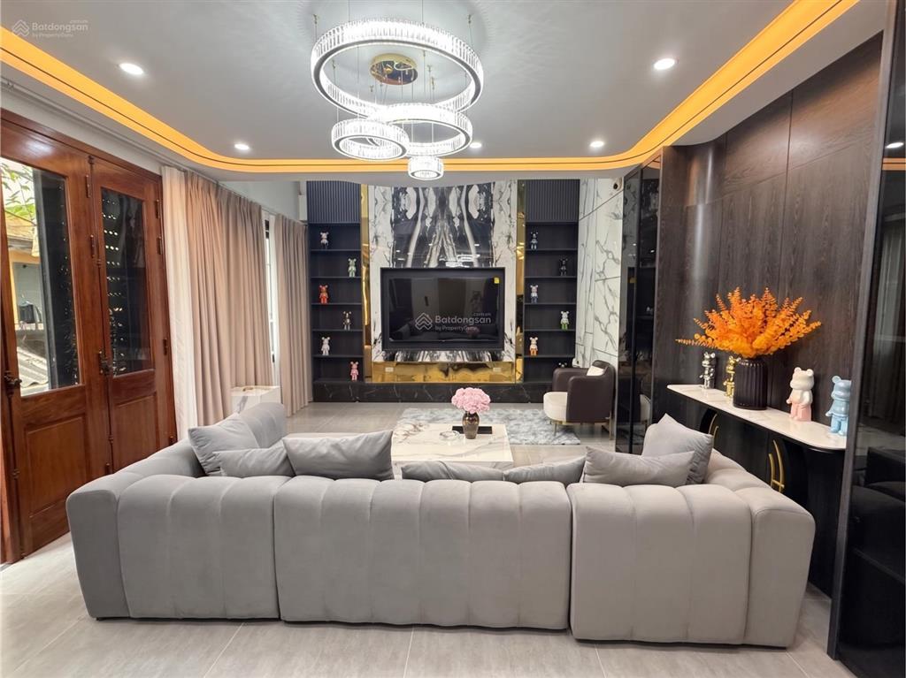 Siêu phẩm phúc lợi long biên, nhà mới tinh 6 tầng, thang máy, khách chỉ việc ở