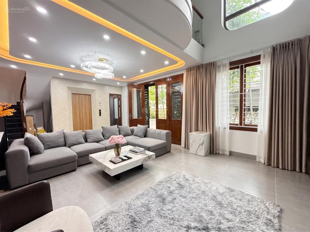 Siêu phẩm phúc lợi long biên, nhà mới tinh 6 tầng, thang máy, khách chỉ việc ở