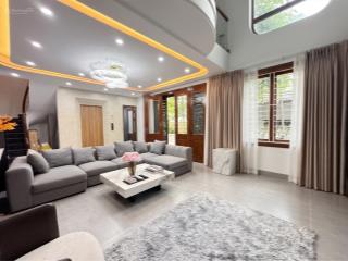 Siêu phẩm phúc lợi long biên, nhà mới tinh 6 tầng, thang máy, khách chỉ việc ở