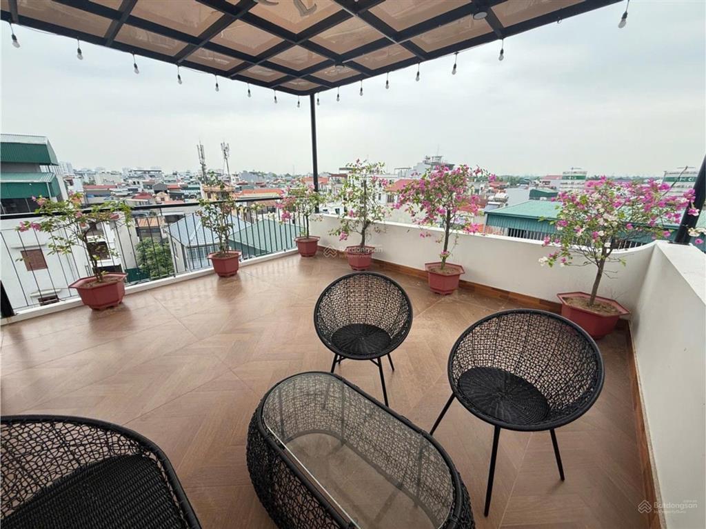 Siêu phẩm phúc lợi long biên, nhà mới tinh 6 tầng, thang máy, khách chỉ việc ở